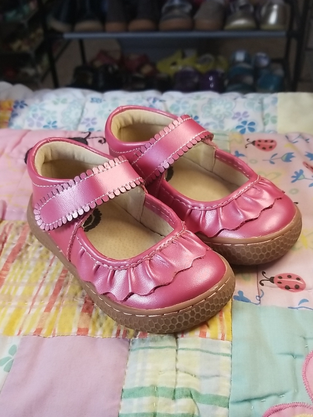 Livie & Luca Hot Pink Shimmer Leather Ruffle Mary Jane Shoes Size 6 Ruche